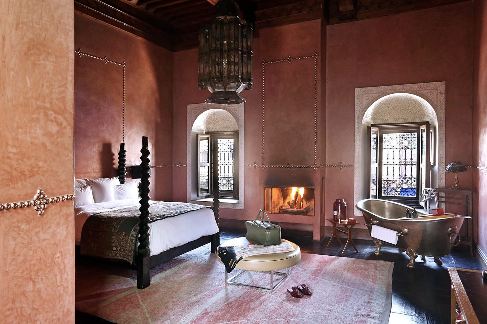 Suite de riad avec cheminée et lanterne marocaine, Marrakech